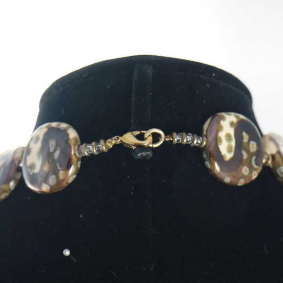 KAZURI Pitapat 18 in Hand-Made Necklace - Picture 4 of 4